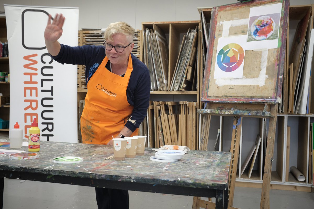 PurVak in de Kerstvakantie online!
Vanwege de Lock down kunnen we geen creatieve workshops op locatie geven. Dus gaan we online! Op 22 en 23 december kunnen kinderen meedoen met superleuke workshops. Meer info via: wherelant.nl/projecten/purv… 

#purmerend #purvak #kunsteducatie #kids