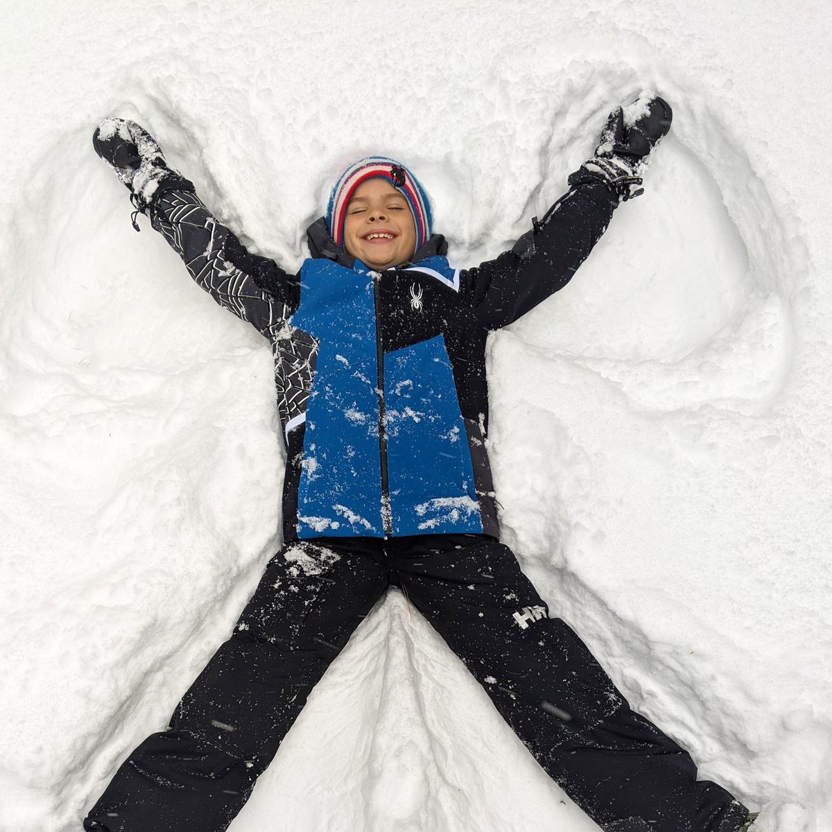 CounselMarist's tweet photo. I know we are hoping for a White Christmas!  Tag us with pictures of how you celebrate with the snow. #maristwhitechristmas https://t.co/cqW47PTKLX