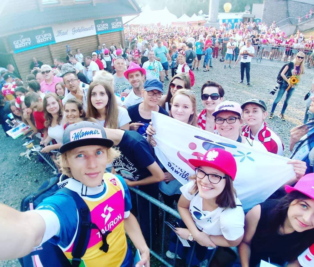 KubackiTeam's tweet image. To już 5 lat! Oficjalny Fanklub Dawida Kubackiego świętuje dziś 5 rocznicę powstania! Nie do wiary. :) #kubackiteam #fanklub