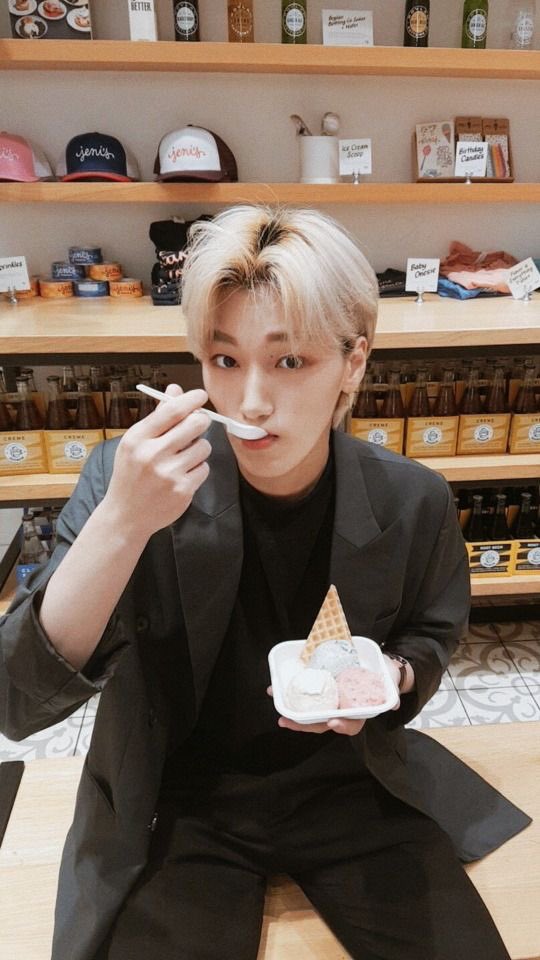 boyfie san thoughts are being thinked
-🦋