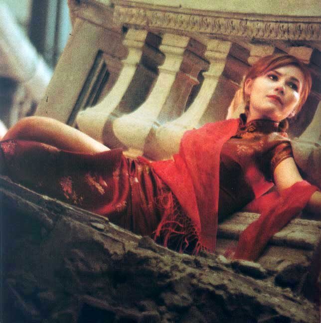 mary jane spider man red dress nypost @kirstendunst #SocialJusticeWarriors would've no doubt, bitched and  moaned about #KirstenDunst's red, silk #Chinese dress from #SpiderMan2002!  #MaryJaneWatson