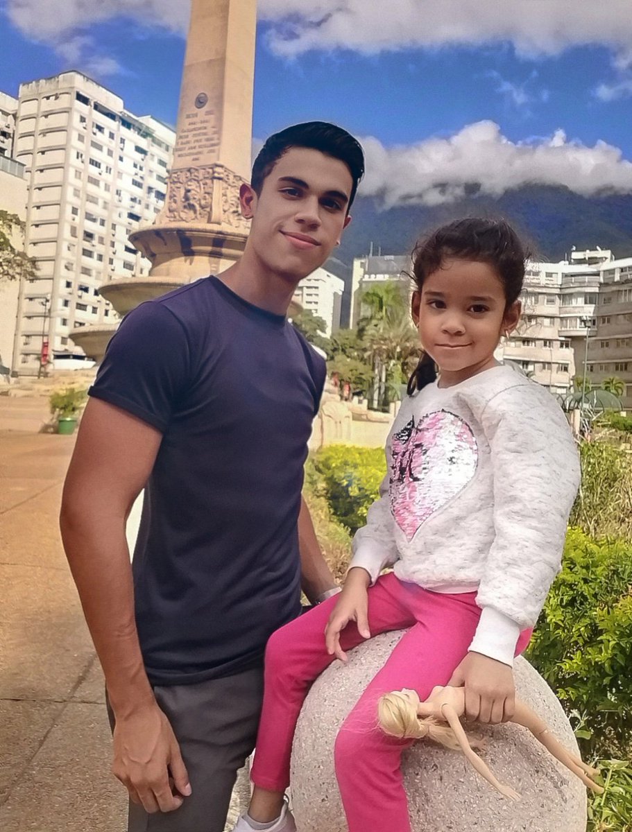 davidquimer's tweet photo. Ella es Sofía, tiene 4 años y la tengo desde los 3 meses de nacida. No soy su padre biológico pero si adoptivo y a 27 años y soltero le he dado tanto amor como ni se imaginan. Díganle si a la adopción, al amor y a todo lo que los vaya a ser feliz ❤️💯 https://t.co/Pt9ap9uy61