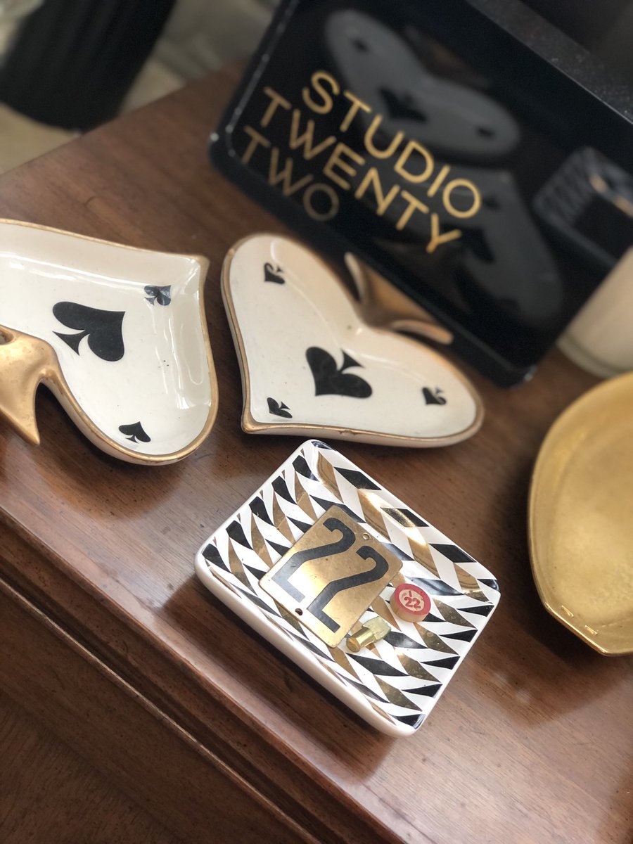 StudioTwentyTwo's tweet image. Let’s get styling ♠️ 🖤

✨Studio Closeout Sale✨
Sat., 12/19 + Sun., 12/ 20
10 to 7
Appointment Only // Link in bio
Cash ONLY

#vintagemodern #midcentury #midcenturymodern #hollywoodregency #furniture #interiors #vintage #closeout #holiday #ShopSmall  #SupportLocal #Boston