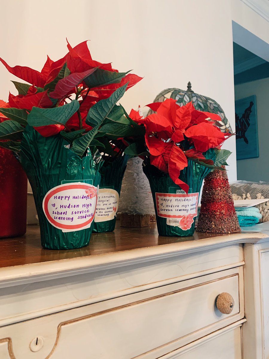 caroline_groff's tweet photo. Holiday Poinsettias to Markillie Cemetery for #Kindland! #LearningHudson #HudsonOHSchools @LearningHudson https://t.co/v5KdGBrxT0