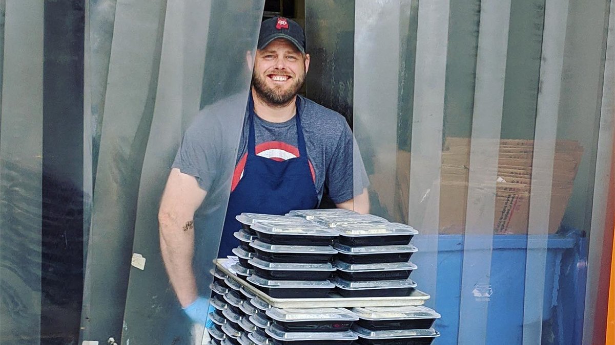 Savoury Chef (@savourychef) on Twitter photo Help us feed #Vancouver's most vulnerable this holiday season! Join the initiative: ow.ly/dmmL50CNJcJ #YVRFoodResponders <a href="/food_runners/">Vancouver Food Runners</a> <a href="/FoodStashFdn/">Food Stash Foundation</a> Help us feed #Vancouver's most vulnerable this holiday season! Join the initiative: ow.ly/dmmL50CNJcJ #YVRFoodResponders <a href="/food_runners/">Vancouver Food Runners</a> <a href="/FoodStashFdn/">Food Stash Foundation</a>