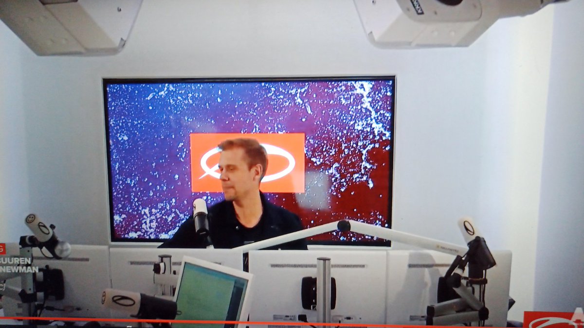 Mariia70571206's tweet image. On air #asot995!! ❤️