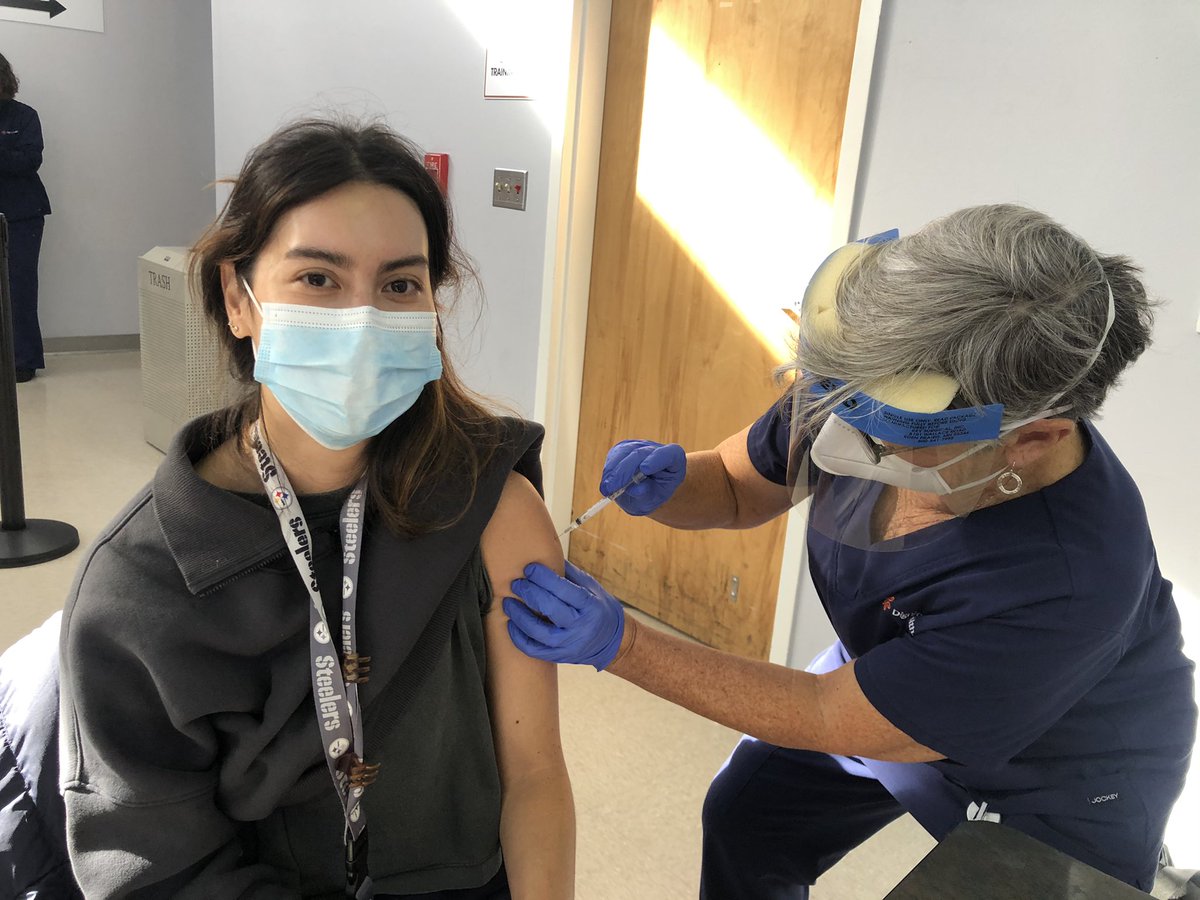 DrCaitlinLim's tweet photo. vaccine time! #CovidVaccine #WearAMask https://t.co/oKOPOMSHnl