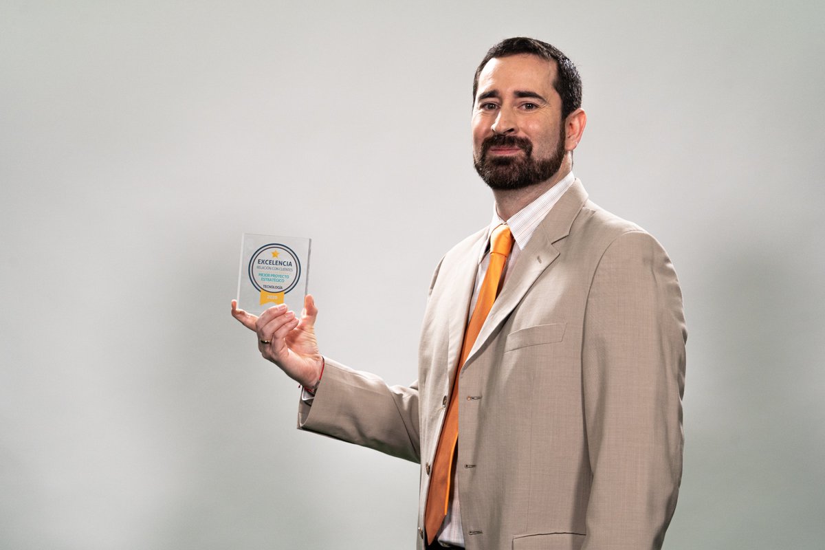 PremiosExcelencia tweet media