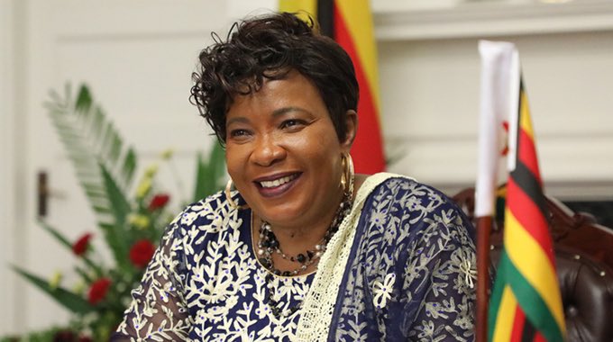 ZBC News Online on Twitter: "The First Lady, Amai Auxillia Mnangagwa is expected to launch the national dress this Saturday. https://t.co/ON53sdZq6M https://t.co/0sq65en6bi" / Twitter