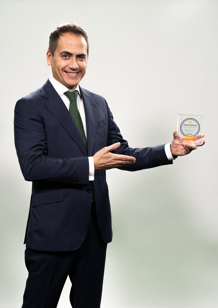 PremiosExcelencia tweet media