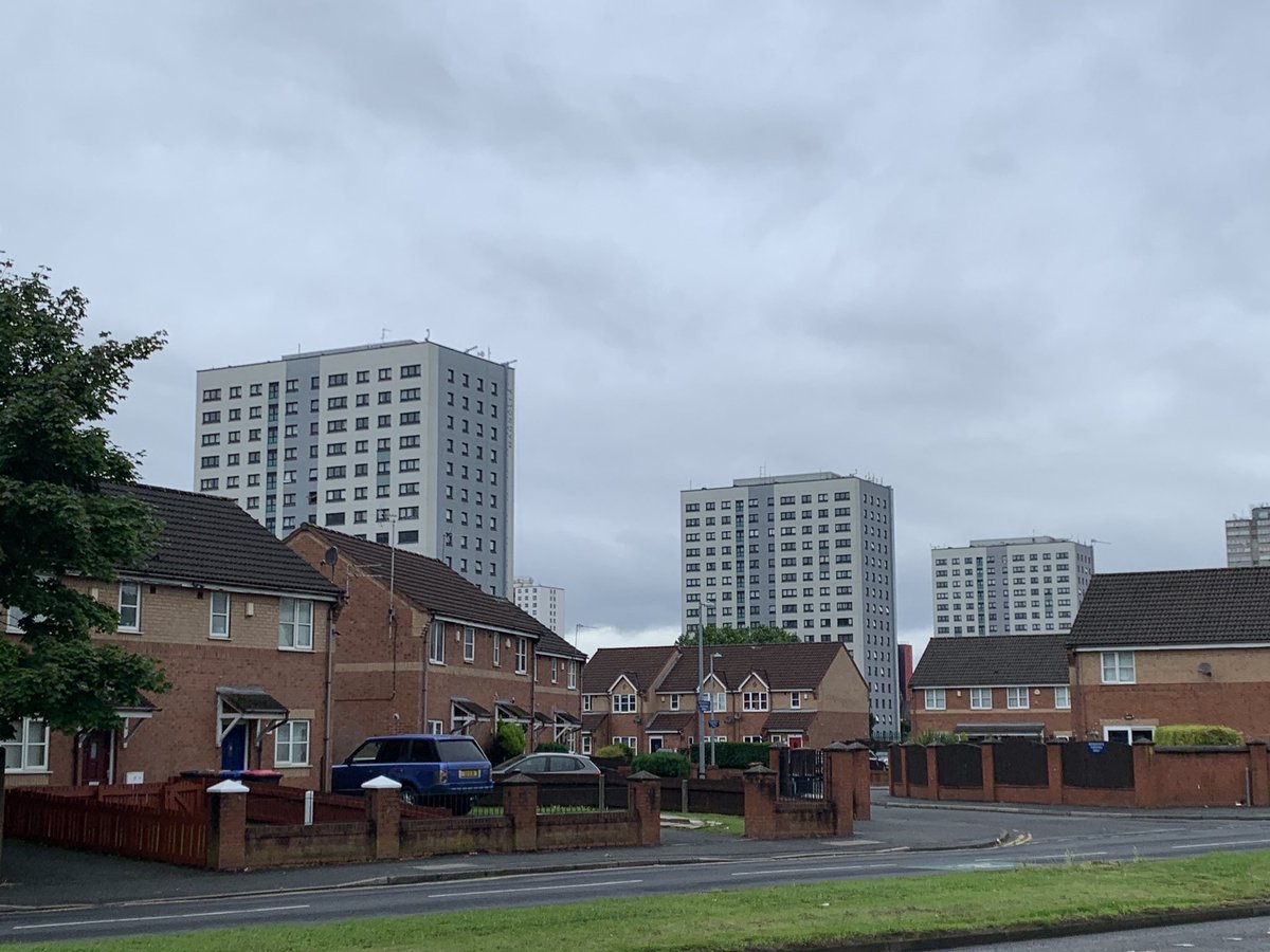 DruggittHarding's tweet photo. Fantastic effort from everyone involved on this one. 3 High rise flats were we had to install 88.9mm Gas Stainless Steel pipe. We had to connect from the meter housing ground floor, and run it externally up to the plant room on the roof.
1️⃣2️⃣3️⃣✅ #workingfromheights https://t.co/x1FlQGheih