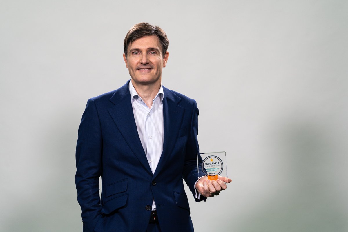 PremiosExcelencia tweet media