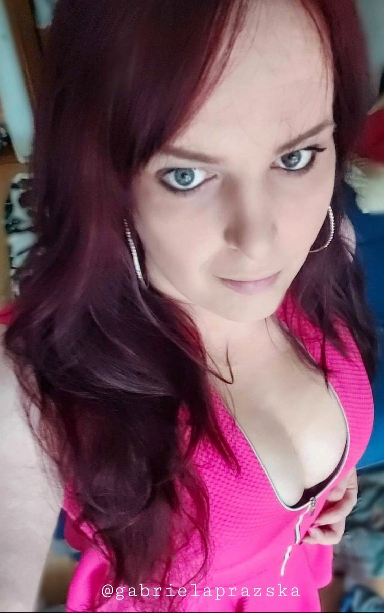 gabbievixen_'s tweet photo. I don't like the winter season. Everything is gray, white and black, without colors and without life. So I decided it was time to pull out the brightly colored dress. These pinks are my especially favorites! #girlslikeus #transisbeautiful #redhead #whattranslookslike #transgirl https://t.co/w9trCMYqRP
