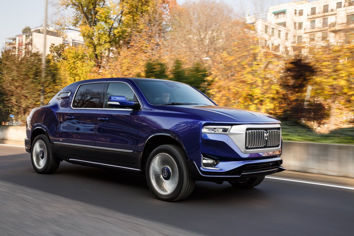soloautos's tweet photo. Aznom Palladium: ¿Es una pick-up, un sedán o una SUV?
La marca italiana Aznom acaba de presentar una nueva foto galería del Palladium, uno de los vehículos más raros del mundo que está basado en la Ram 1500.
📰➡️ https://t.co/G6gsBi4Z1K
#Aznom #Palladium #Pickup #sedán #SUV https://t.co/YRONhHuGfA