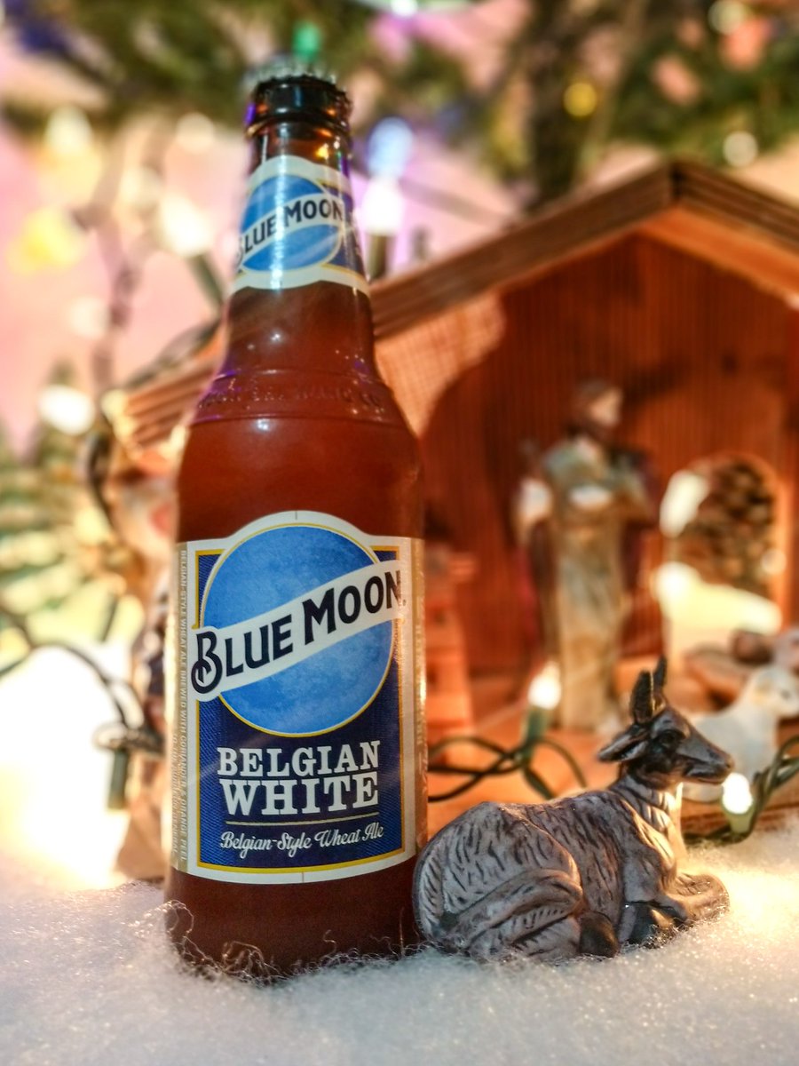 LordCerveza's tweet photo. Hoy toco probar está cerveza #BlueMoon estilo witbier, con 5.4° de alcohol. Es elaborada en USA. Por Coors Brewing Company. La encontramos en HEB en Monterrey en un precio de $49mxn https://t.co/J30fBU6Fo2