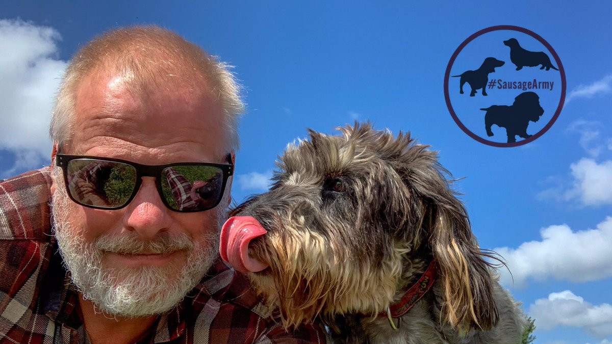 DollyPopsHere's tweet photo. HooDad has been retelling the tale of his fight with the jabberwocky this morning. He says the battle continues with round 2 in just 21 days. #NoDamageDone #ThrowBackThursday https://t.co/2pywsP4fqg