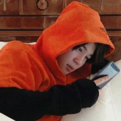 Jimin look absolutely stunning barefaced — a thread