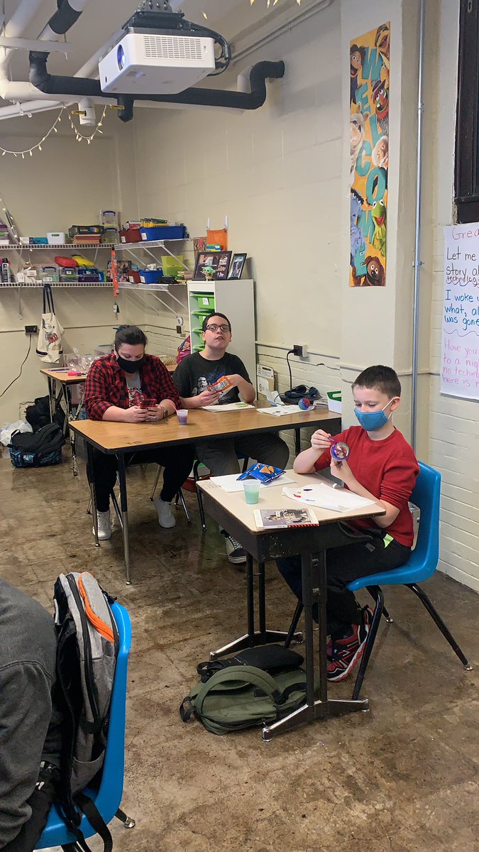 mrsmmott's tweet photo. A+ TUTORS are amazing! Celebrating a successful semester with treats and paints! @ReedAcademy1 @LearnOnTheHill @Sara_Strohm https://t.co/RTleYhXotm