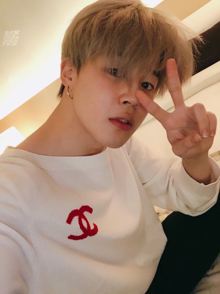 Jimin look absolutely stunning barefaced — a thread