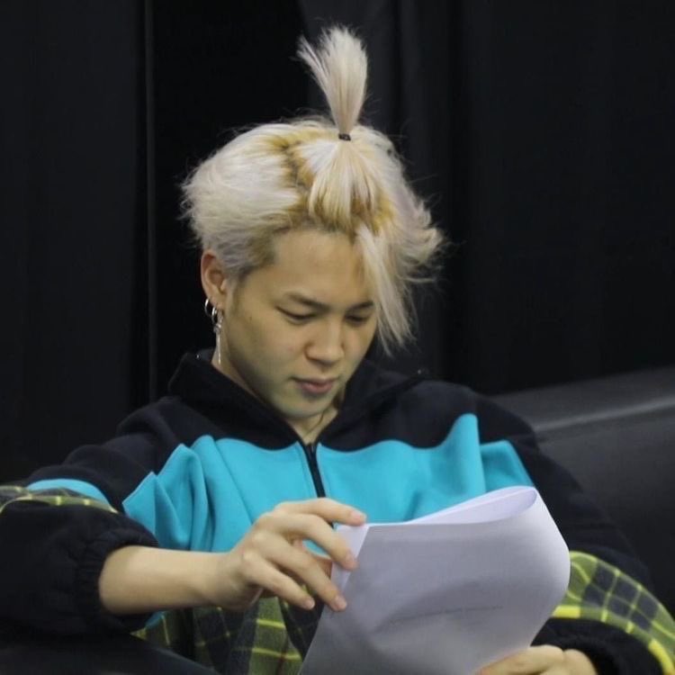 Jimin look absolutely stunning barefaced — a thread