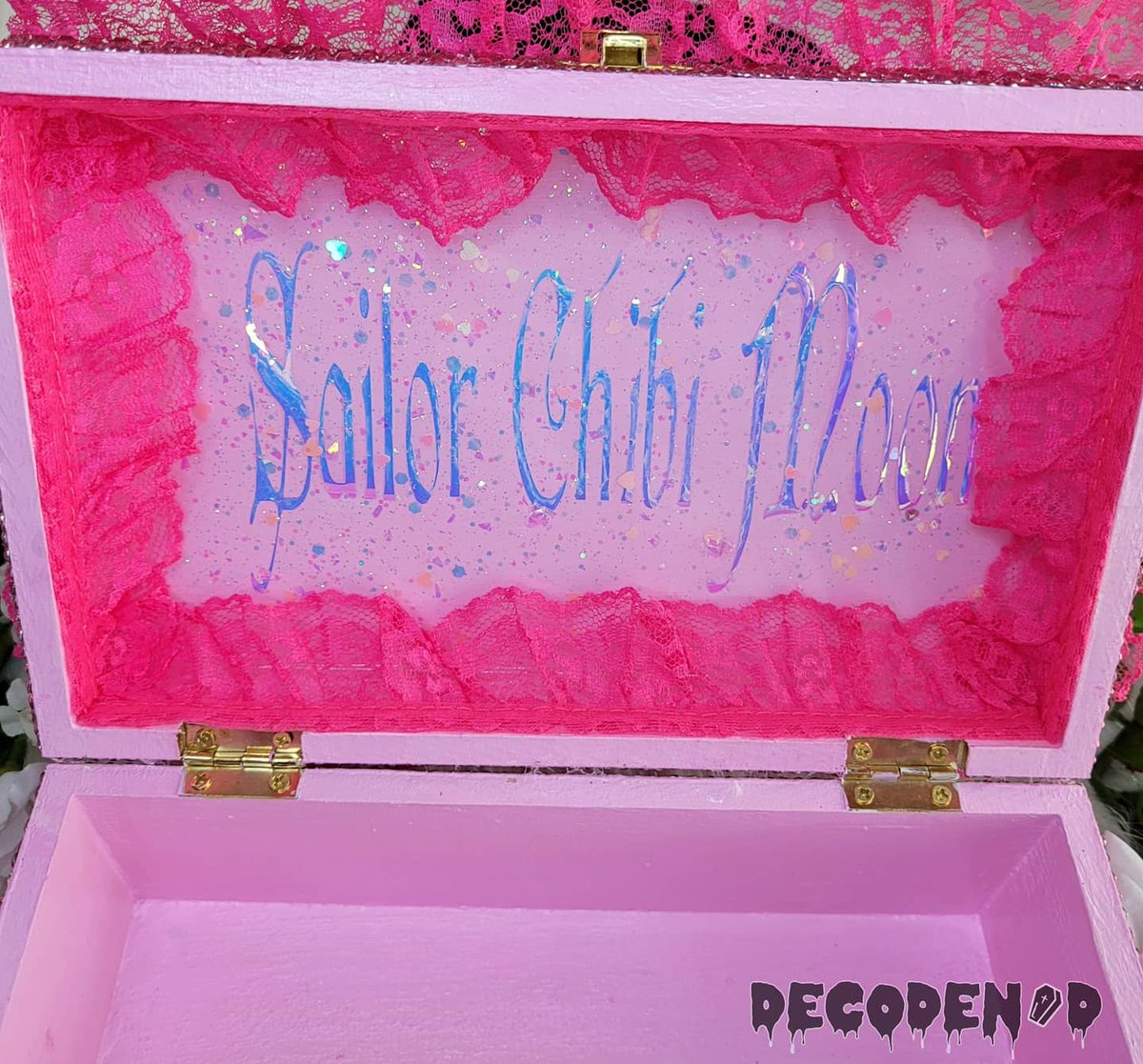 KawaiiDevilShop's tweet photo. Sailir Chibi Moon 💖I think this deco box came out so pretty 😍
#sailorchibimoon #sailormooncrystal #sailorscouts #chibimoon #chibiusa #decoden #deco #decobox #trinketbox #jewelrybox #resin #kawaii #cute #pastel #smallshop #smallbusiness #smallbusinessowner #etsy https://t.co/rhuVWlbuI5