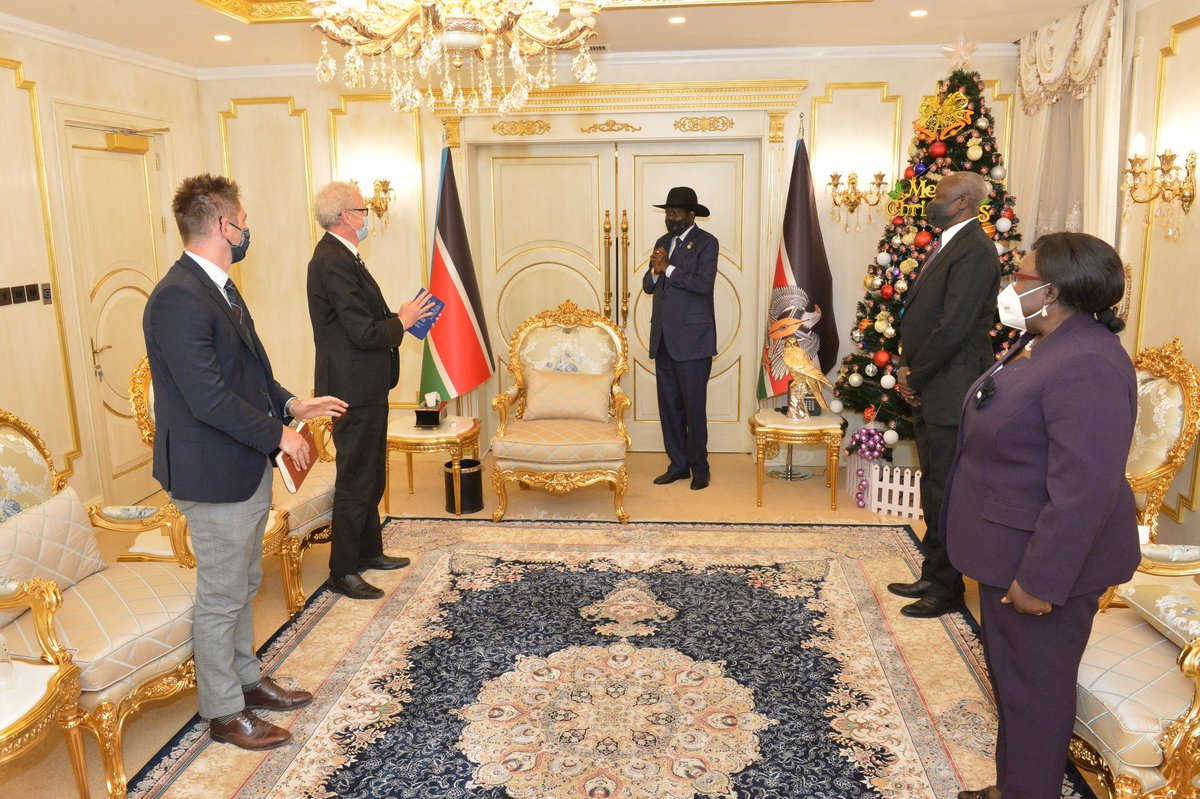 ChrisTrott's tweet photo. Pleased to be @StateHouse_J1 today for a farewell call. Assured President of 🇬🇧 commitment to partnership with 🇸🇸. But called for urgent implementation of R-ARCSS, robust financial management reform &amp; immediate/ unfettered access to those in need of humanitarian support. https://t.co/hp9g2vG6w2