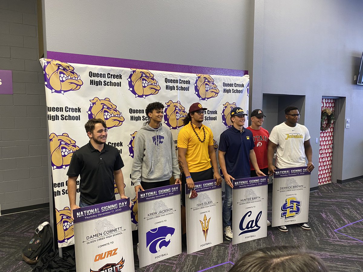 cort_monroe's tweet photo. Congratulations to the @QCHS_Athletics Student Athletes at Queen Creek High School on their 4 yr. college signing day. A celebration of their hard work and dedication along with their families and coaches. Bright futures ahead! @QCBulldogs @QCUSD_Athletics  @qcusd #signingday2020 https://t.co/cCDc15z8D2