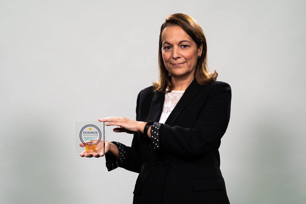 PremiosExcelencia tweet media