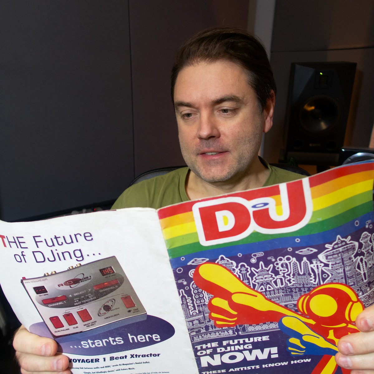 The Future Of DJing 1995 😄 
#techhouse #housemusic #DJ