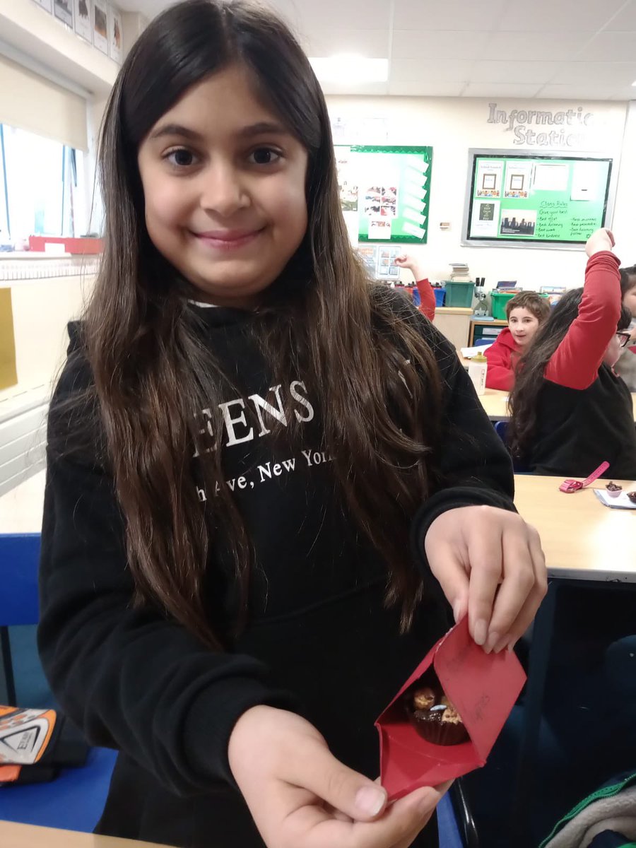 DringhousesPS's tweet photo. What a wonderful way to finish off our 'York a Chocolate City' project. Home made rocky road & our very own boxes. Brilliant work UKS2!! #DringDT https://t.co/HjxO533WBV