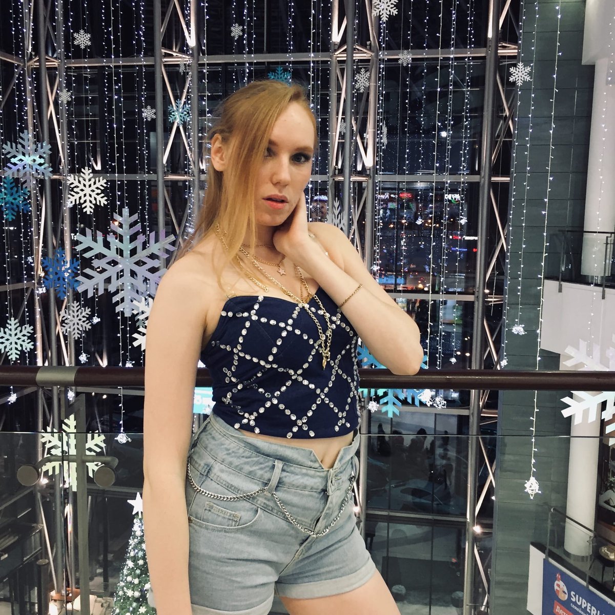 alexabamy's tweet photo. Что-то тут не так🤔🤗 https://t.co/1Qawu3skSK