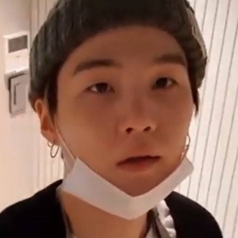 yoongi as the  emoj; a devastating thread