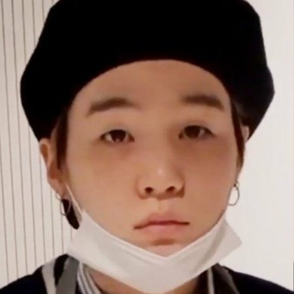 yoongi as the  emoj; a devastating thread