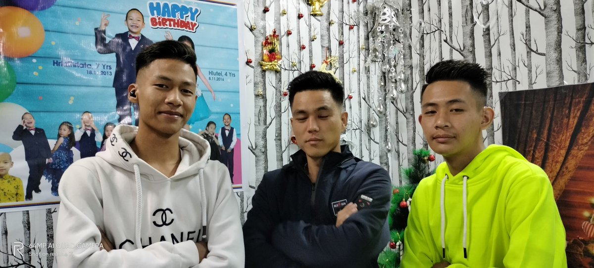 LRFanai8's tweet photo. With my buddies 🤪 https://t.co/fCRhHj7AyU