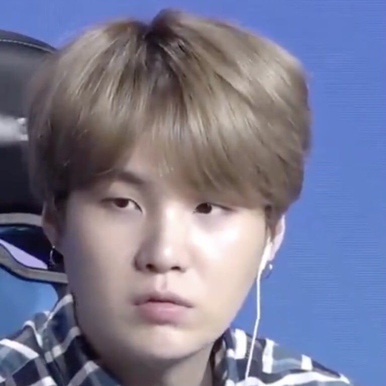 yoongi as the  emoj; a devastating thread