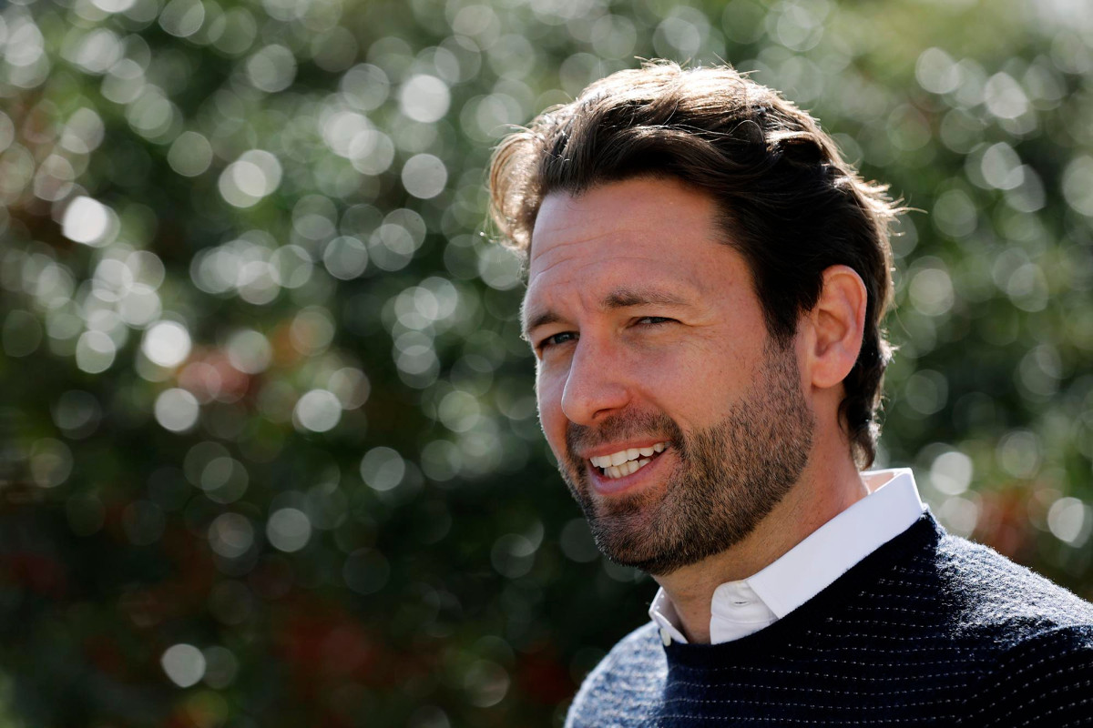 Rep. Joe Cunningham cracks open beer during House speech