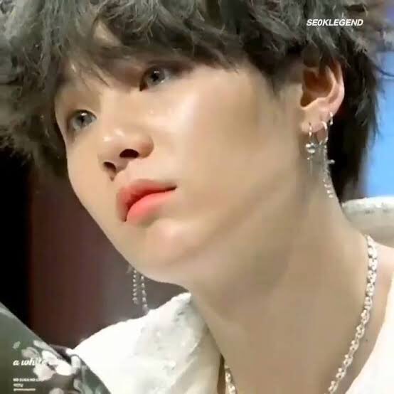 yoongi as the  emoj; a devastating thread