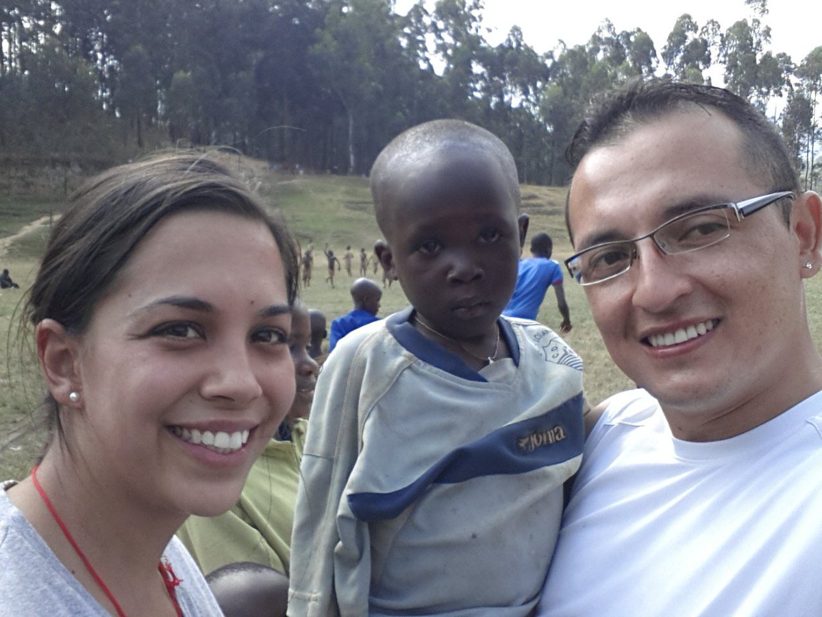 Queridos Museke, 

Mi nombre es Danny Mauricio Florez y en 2013 tuve la maravillosa oportunidad de trabajar en Nemba en con los niños de Museke. 

**** MUSEKE AGRADECE A DANNY MAURICIO FLOREZ POR SU INICIATIVA Y A SUS AMIGOS ** MILLONES DE GRACIAS :-D