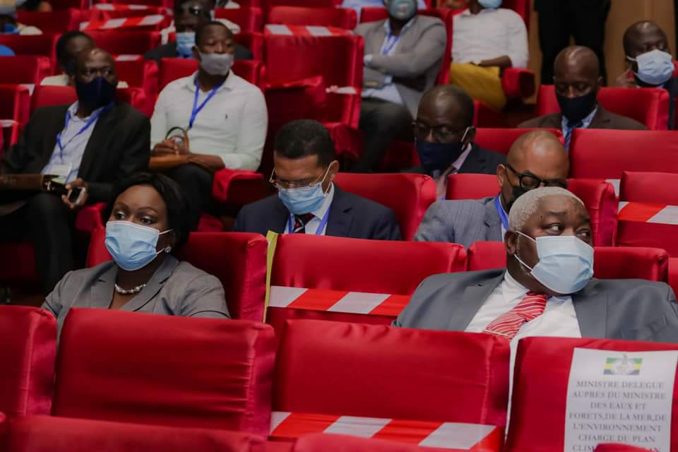 Le ministre du #Budget, #Sosthène_OSSOUNGOU a lancé cet après-midi, les conférences sur la passation de la commande publique. Avec pour objectif la promotion de la bonne gouvernance,  cette action se poursuivra dès lundi prochain par des formations dans toutes les administrations