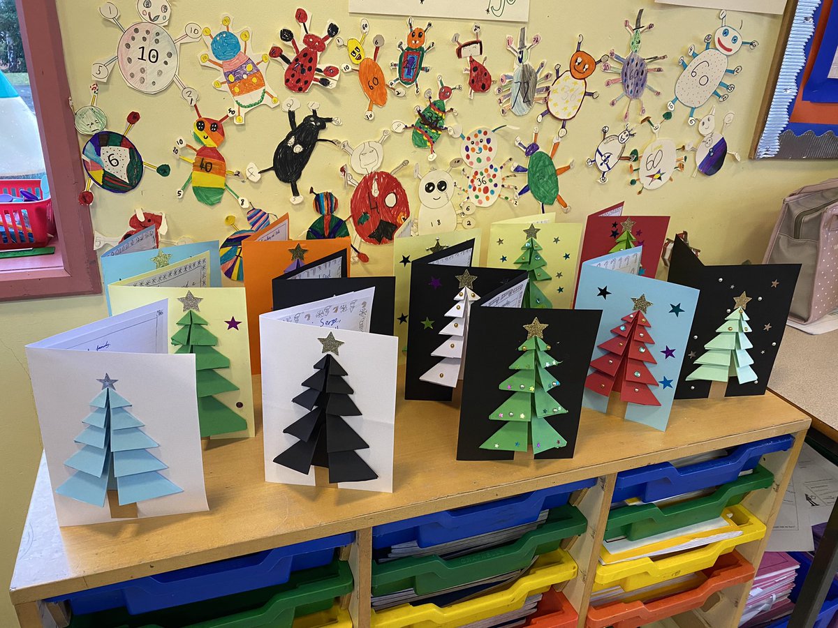 LyppardMissBird's tweet photo. Year 4 did an amazing job with their Christmas cards yesterday 😍 I hope their recipients enjoy them! 🎄🎅🏼 https://t.co/ZT2mhnDYZW