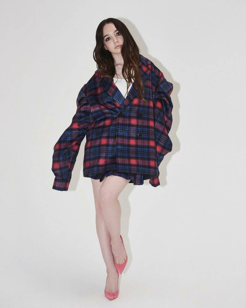 SchonMagazine's tweet photo. Tis’ the season, and @iamrubyjay is here to spread some festive cheer. The up-and-coming actress talks @theunicorncbs, @hollyhobbie and her new holiday single in our exclusive interview.

https://t.co/qGcU9IF0A7

photography. @higgsy_photography
fashion… https://t.co/pegmNTu8Jx https://t.co/bkgnBkLAJr