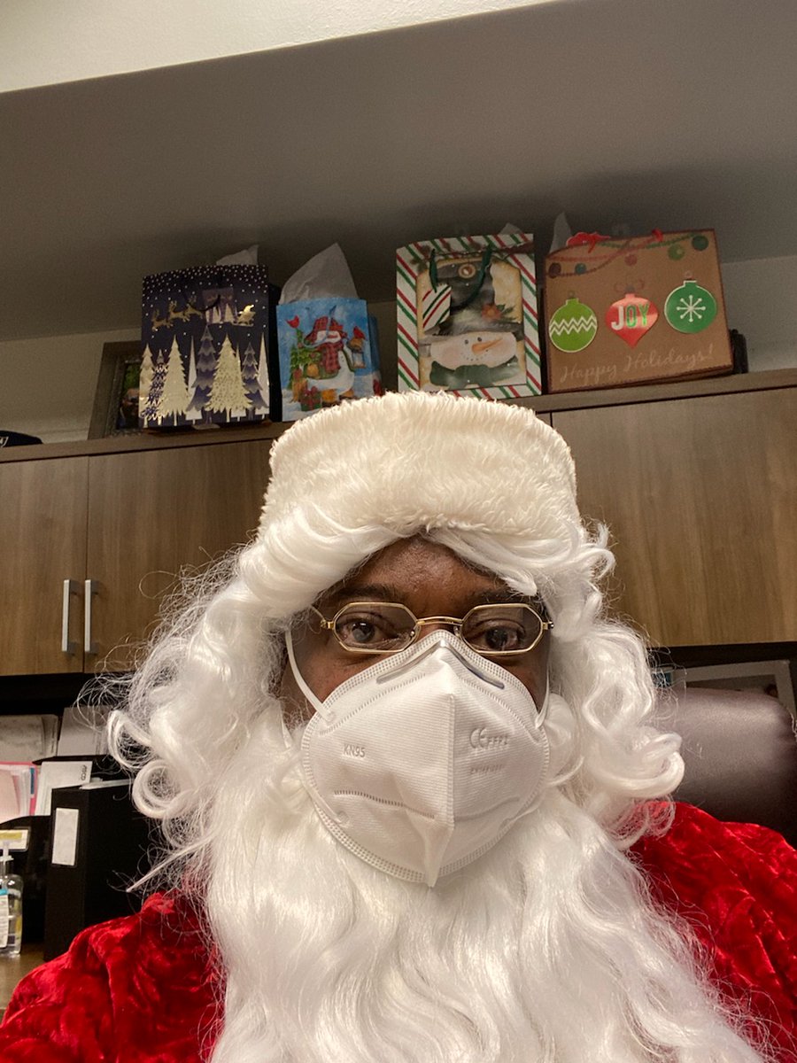 Even Santa wears his mask! 😷 #wpsproud <a href="/LOuvertureElm/">L'Ouverture Elem.</a>