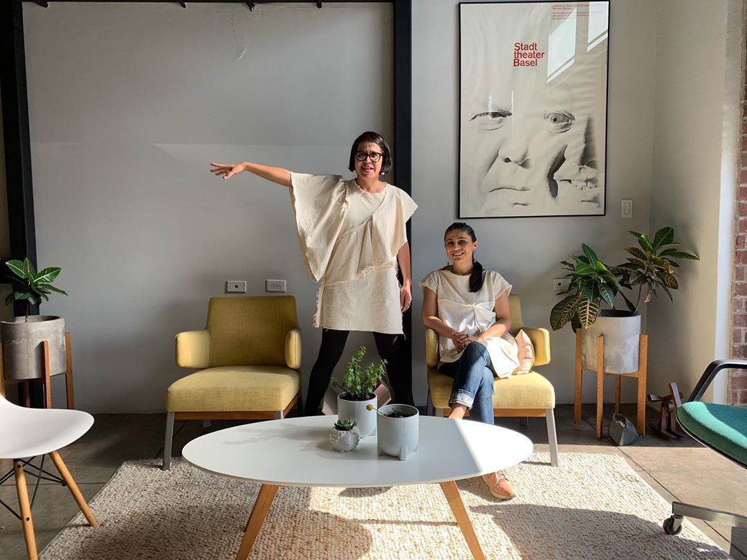 helloenigma's tweet photo. #TBT de la armonía que comparte el #enigmateam al coincidir en los colores y texturas.
#matchingoutfits #coincidence https://t.co/ukiW24fXjE