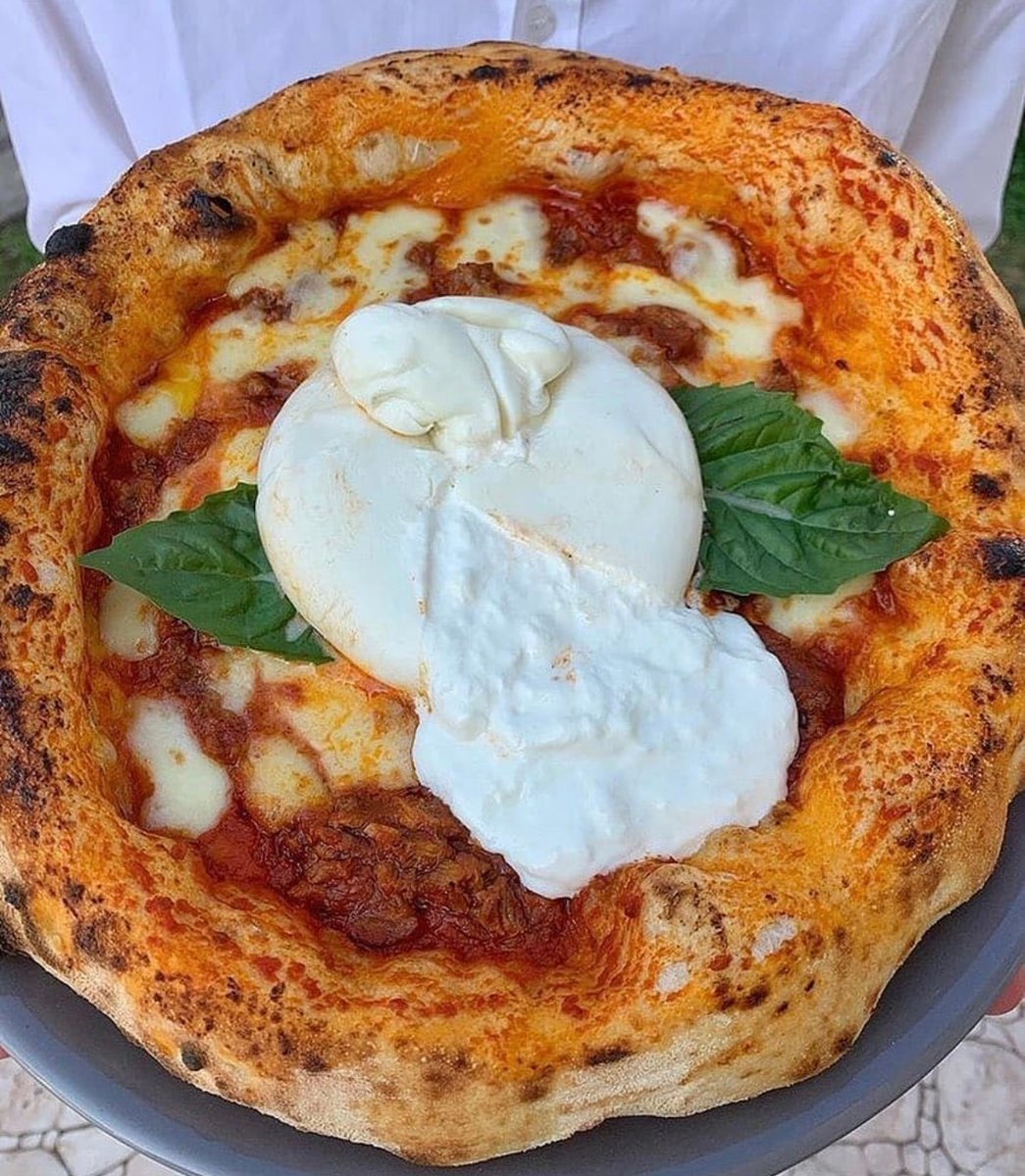 Pizza + burrata = 🤩 ⁠
Do you agree? 😉 recreate at home this dish using our groceries! ⁠
.⁠
.⁠
.⁠
📷 <a href="/lafamaputtana/">La Fama Puttana</a>