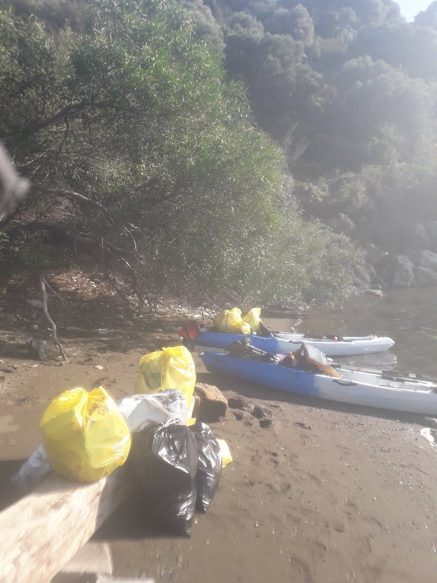 SharonBozkurt's tweet photo. Another #beachclean up. 4 bags of #plasticpollution &amp; a lilo from the #seabed

#sustainable #bethechange #ClimateChange2020 #TakeAction #plasticpollution #singleuseplastic #marmaris #icmeler #mugla #Turkiye #oceans #marinelife #Ecosystem #environment #onelife  #sealife https://t.co/uePIBi0FCL
