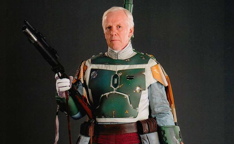 Jeremy bulloch, l'homme dans l'armure de Boba Fett de la première trilogie, à quitté la Terre pour rejoindre les étoiles à l'âge de 75 ans. 

Que la force t'accompagne.
Nous adressons toutes nos condoléances à ses proches. 

#RIP #StarWars #BobaFett #Bulloch