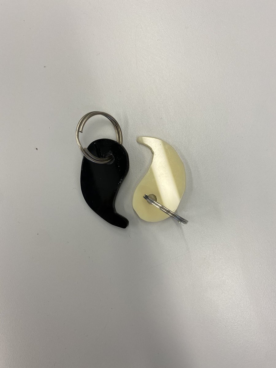 tech_ehs's tweet image. A great example of concept &amp;amp; development, into CAD design, into production of a final key fob set.
From S1 student Saul
#ehs #ehstech #autodesk #futuredesigner