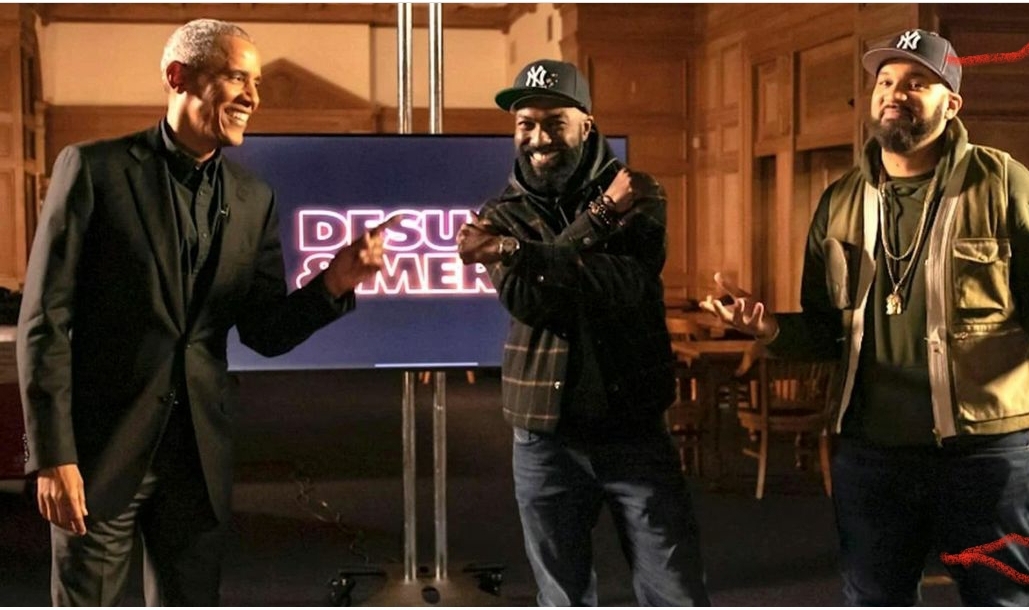 HUACDFW's tweet photo. Former President Barack Obama joined Showtime late-night hosts Desus and Mero for an interview in The Founders Library at #HowardUniversity. Watch it here: https://t.co/DyMnvFluxV https://t.co/EYp07In3Bd