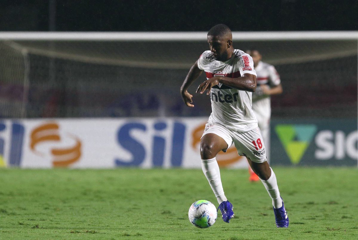 🇾🇪🚀 E esse trio conseguiu um feito inédito:

Pela primeira vez na história, três jogadores formados no CFA de Cotia marcaram gols em um mesmo jogo do time profissional do Tricolor.

Saiba mais: spfc.vc/3mCpeTD