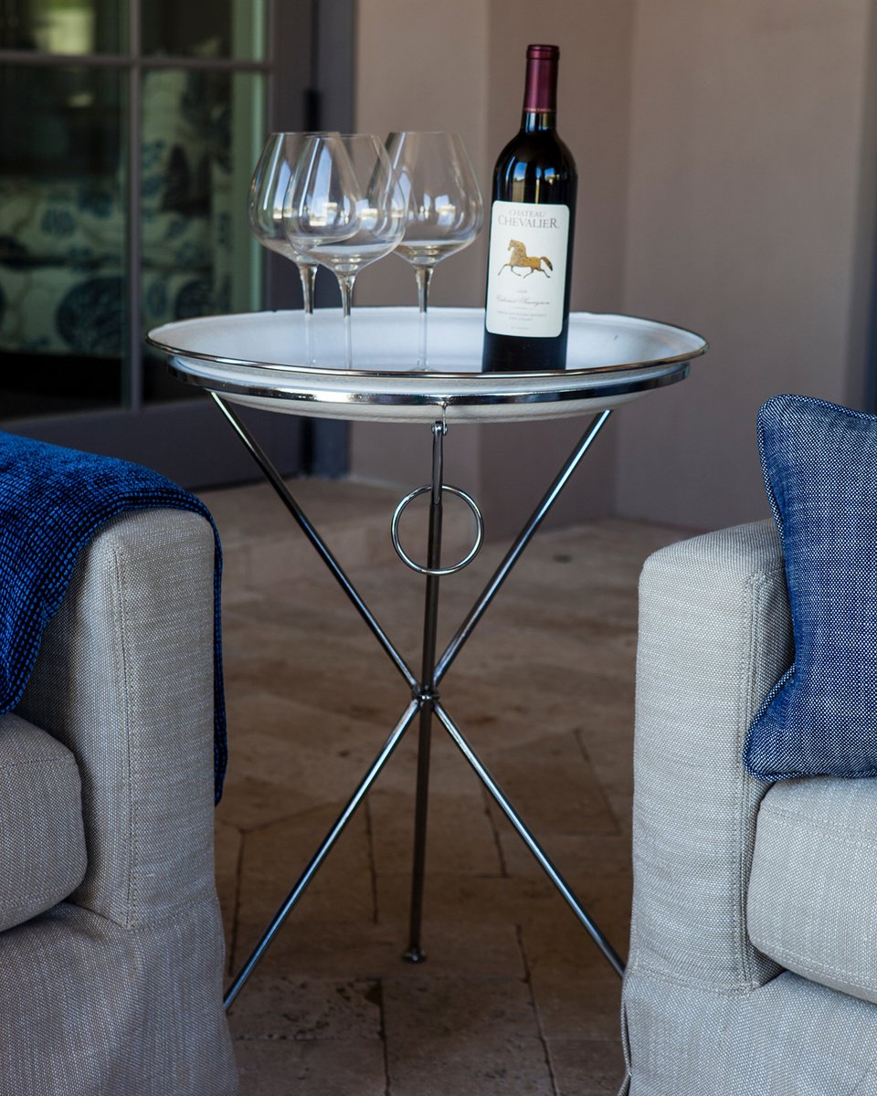 GoldenRabbitUSA's tweet photo. Cheers to you this holiday season! Check out our sturdy Enamelware tray with Nickel Plated Collapsible Table Base!
.
.
.
#WineNight #EnamelwareGoals #Enamelware #EnamelwareTray #GoldenRabbit #WhiteEnamelware #happyholidays https://t.co/IrvaVQlfBu